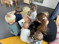 Vorlesetag im Kindergarten An der Windmühle kleine Vorlesegruppe